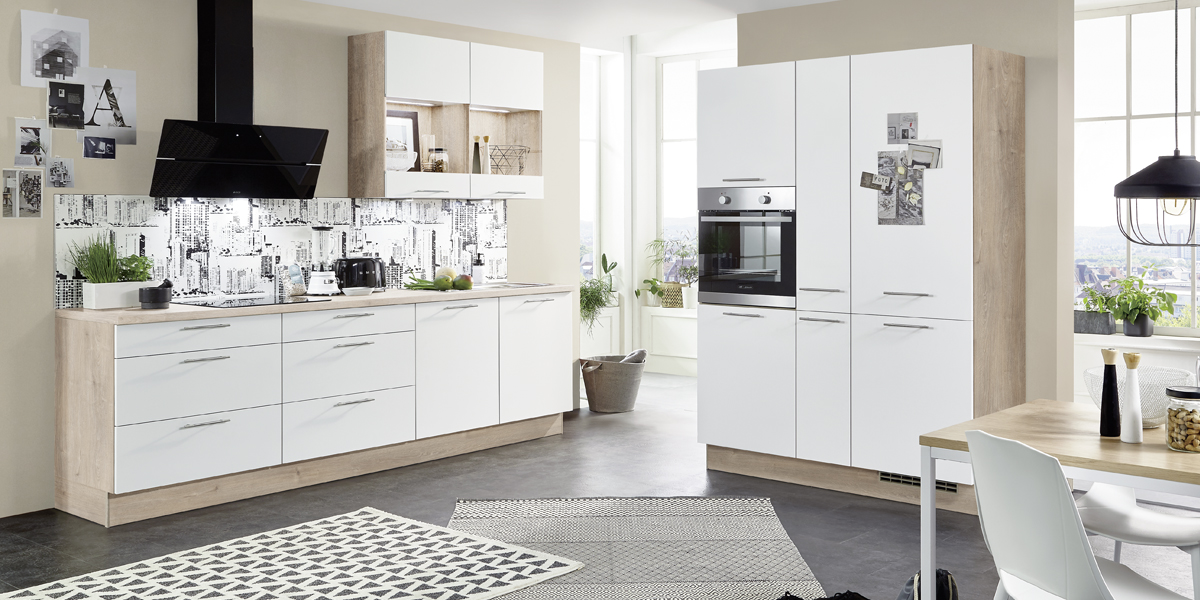 Wit blijft een van de lievelingskleuren voor interieurs, want wit is tijdloos mooi en doet het gewoon altijd goed. Wit is bescheiden, laat ruimtes groter lijken en overleeft alle modetrends. Bovendien is wit ongelooflijk veelzijdig en flexibel.