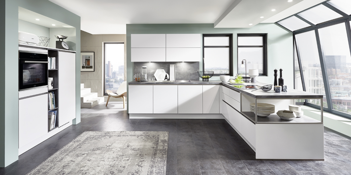 Wit blijft een van de lievelingskleuren voor interieurs, want wit is tijdloos mooi en doet het gewoon altijd goed. Wit is bescheiden, laat ruimtes groter lijken en overleeft alle modetrends. Bovendien is wit ongelooflijk veelzijdig en flexibel.