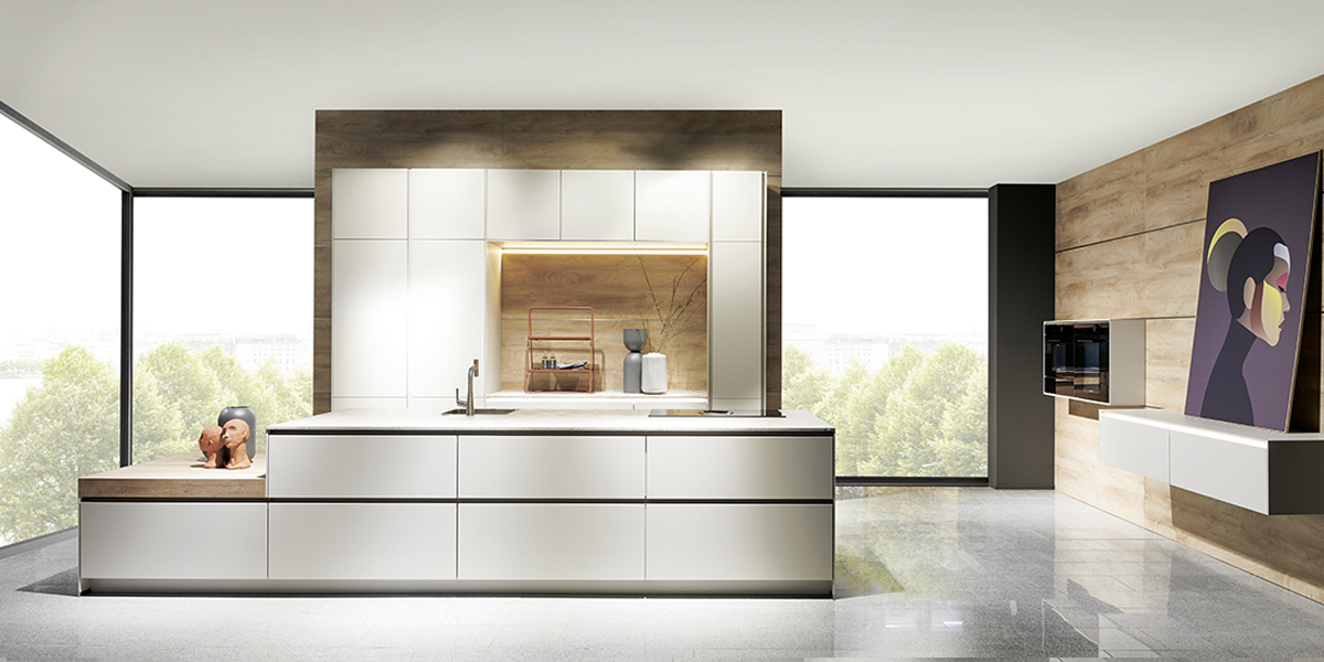 Heldere lijnen, luxe materialen en een helder gestructureerde interieurarchitectuur: dat vindt u in onze designkeukens! Onze adviseurs hechten veel belang aan een eigentijds en trendbewust design. Wij geven u graad advies!